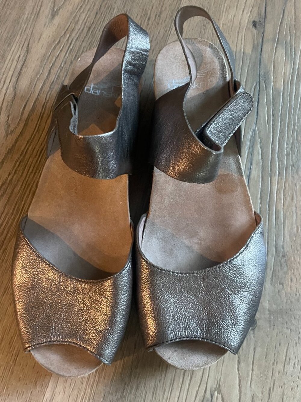 Dansko Metallic Pewter Gold Silver Open-Toe Slingback Sandals 38/7.5 Wedge!
